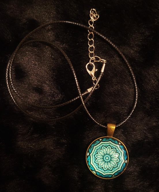 Cap Necklace